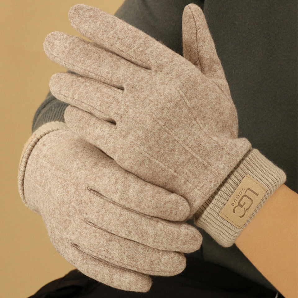 Cashmere-look men's thermal winter gloves with a soft insulated lining.
