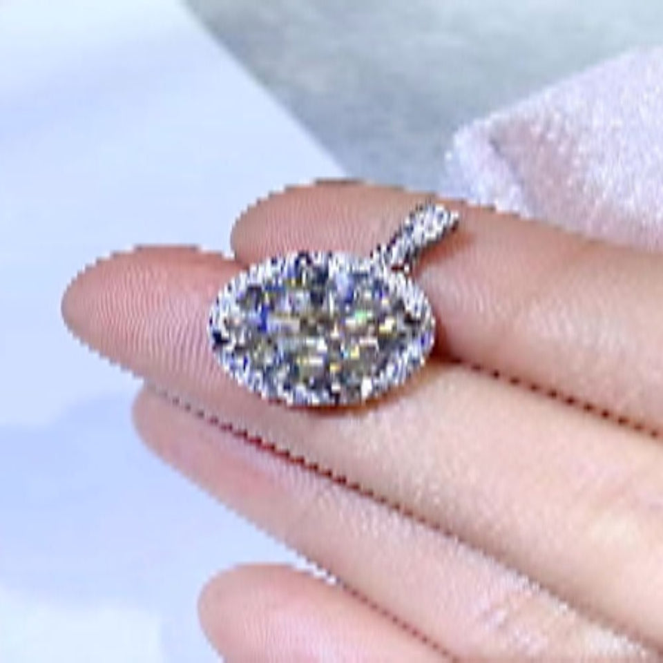 10 carat moissanite pendant necklace with a platinum-plated finish and brilliant sparkling gemstone.