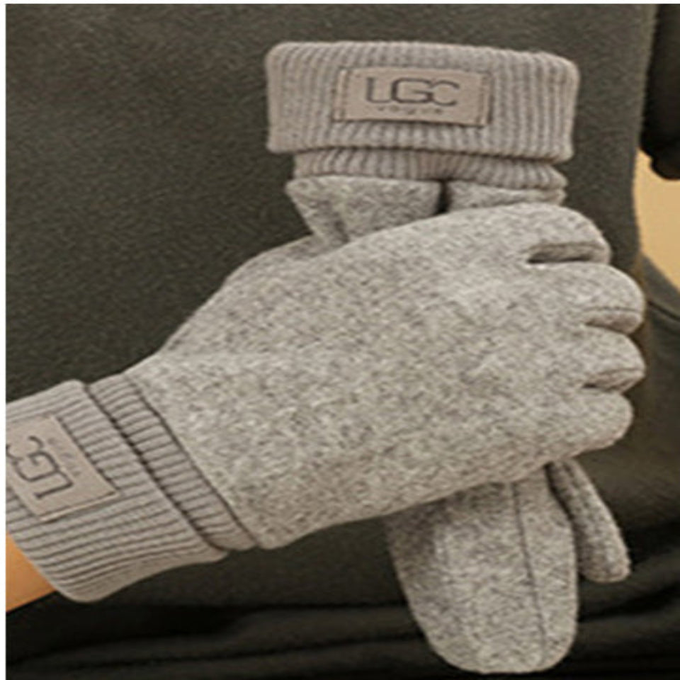 Cashmere-look men's thermal winter gloves with a soft insulated lining.