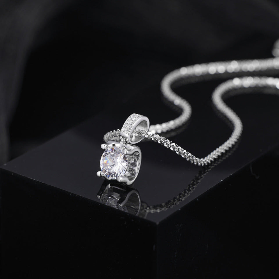 925 sterling silver zircon pendant necklace with a brilliant sparkling gemstone.