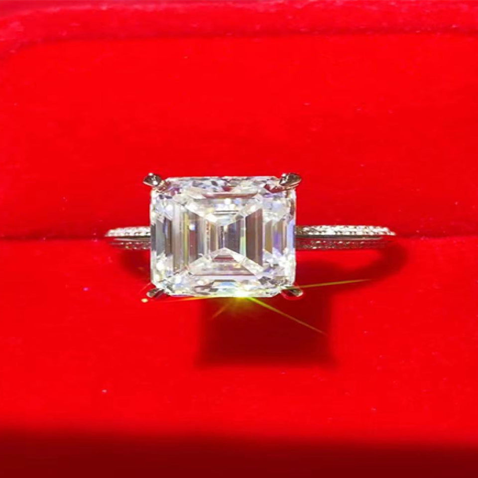 5 carat moissanite platinum-plated ring with a brilliant sparkling gemstone.
