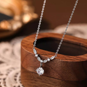 Luxury zircon pendant necklace in 925 sterling silver.