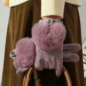 Cashmere-look men's thermal winter gloves with a soft insulated lining.