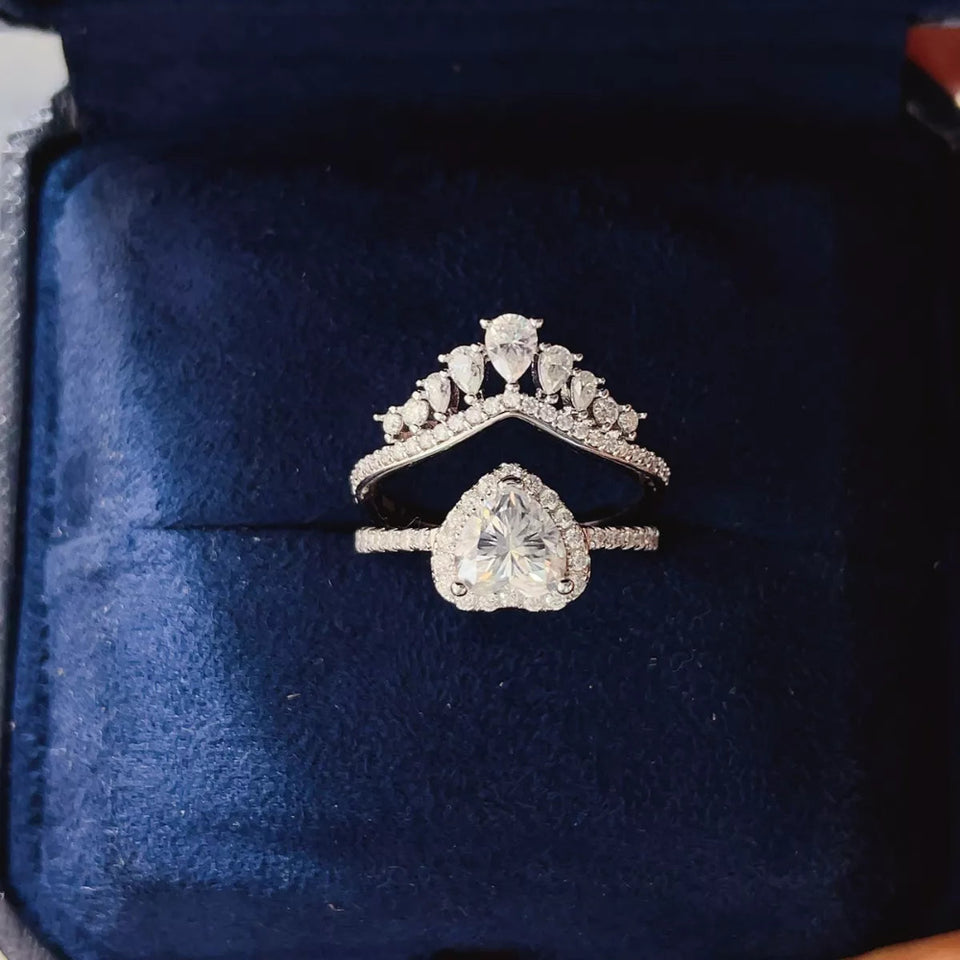 2 carat moissanite ring set in 925 sterling silver with brilliant sparkling gemstones.
