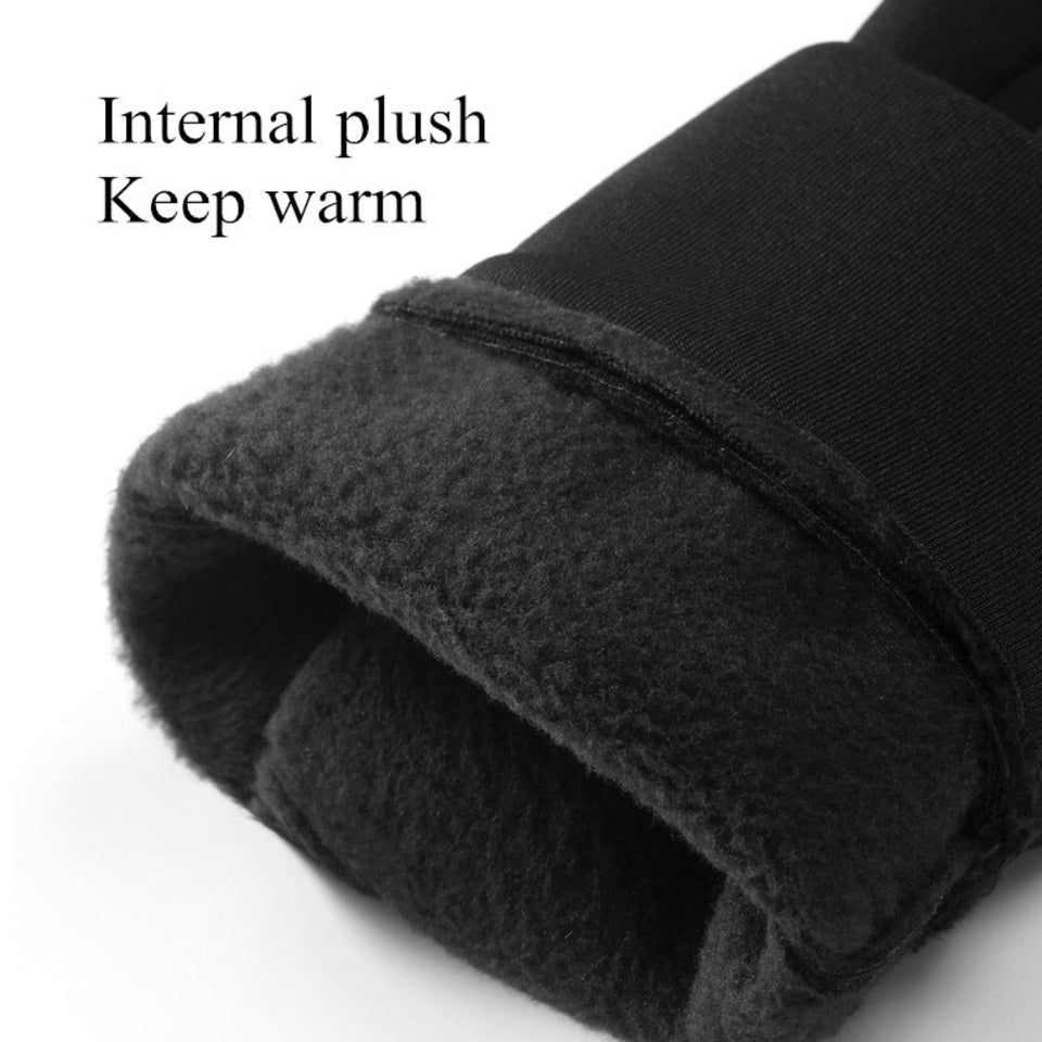 Men's insulated winter cycling gloves for riding and outdoor activities.