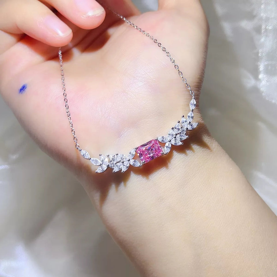 2 carat moissanite necklace crafted in 925 sterling silver with a brilliant sparkling gemstone pendant.