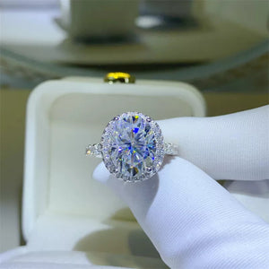 5 carat moissanite ring crafted in 925 sterling silver with a brilliant sparkling gemstone.