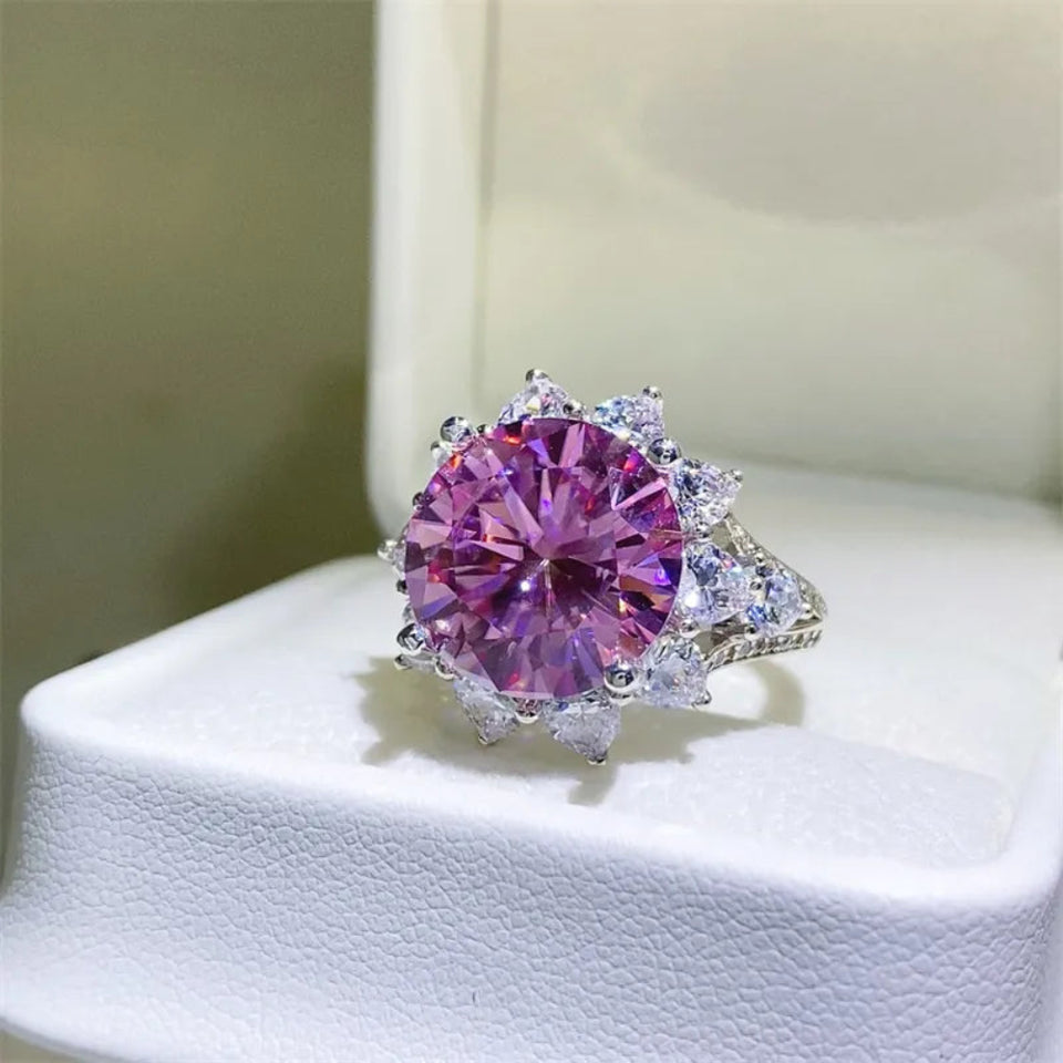 10 carat moissanite necklace crafted in 925 sterling silver with a brilliant sparkling gemstone.