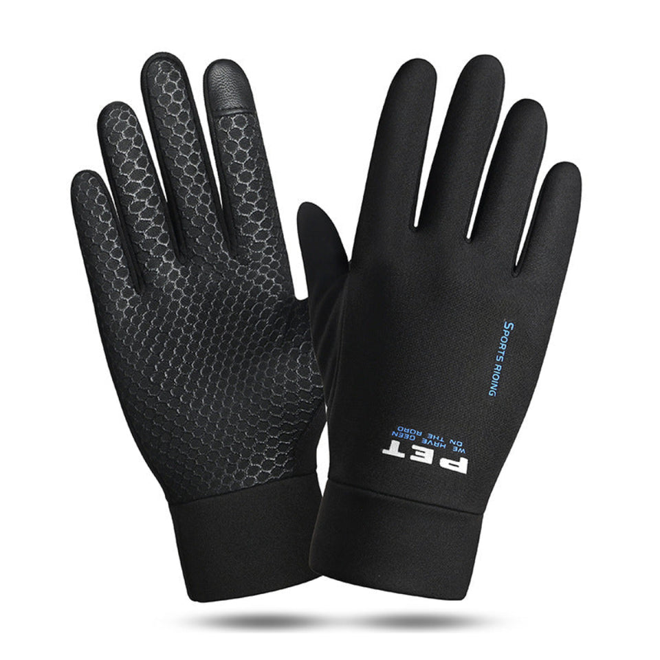 Men's insulated winter cycling gloves for riding and outdoor activities.