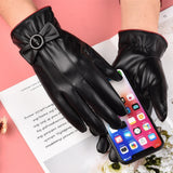 Women's thickened insulated winter gloves for everyday cold-weather wear.