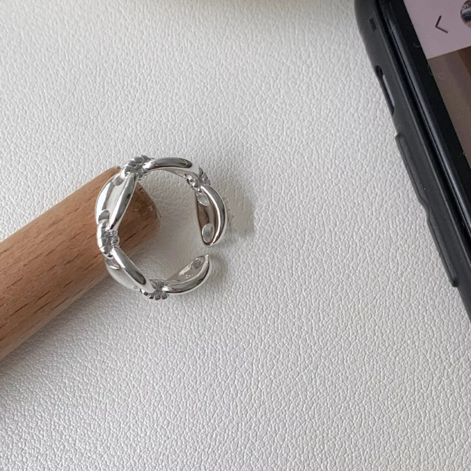 925 sterling silver pig's snout ring with a polished whimsical design.