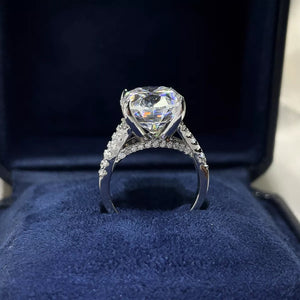 10 carat moissanite ring crafted in 925 sterling silver with a brilliant sparkling gemstone.