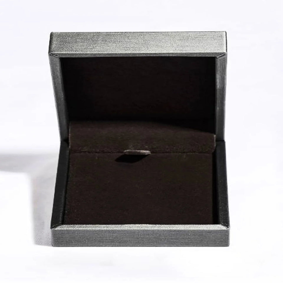 10 carat teardrop moissanite pendant necklace with a platinum-plated finish and brilliant sparkling gemstone.