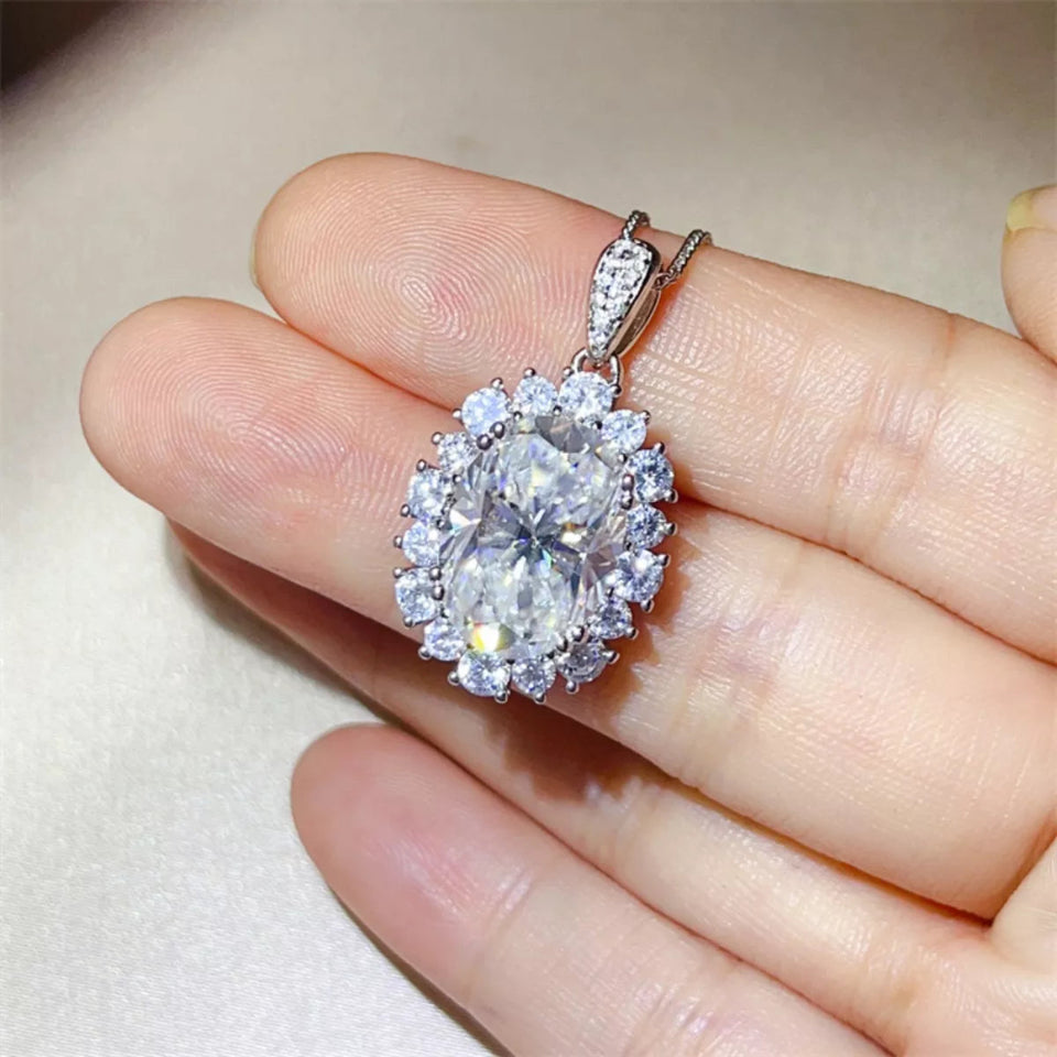 8 carat moissanite pendant necklace in 925 sterling silver with a brilliant sparkling gemstone.