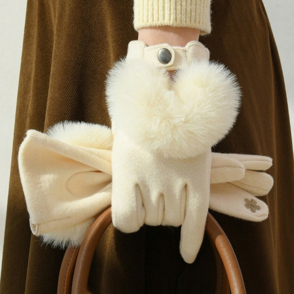 Cashmere-look men's thermal winter gloves with a soft insulated lining.