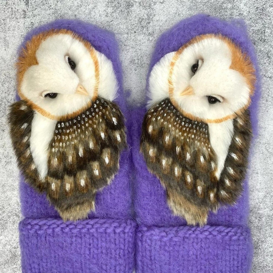 Cute owl knitted winter gloves for women with warm and cozy design.