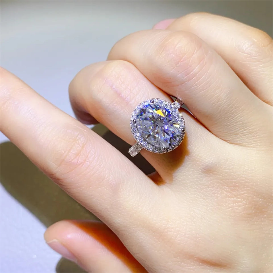 5 carat moissanite ring crafted in 925 sterling silver with a brilliant sparkling gemstone.