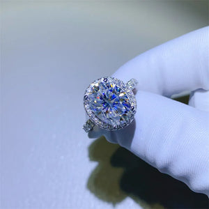 5 carat moissanite ring crafted in 925 sterling silver with a brilliant sparkling gemstone.