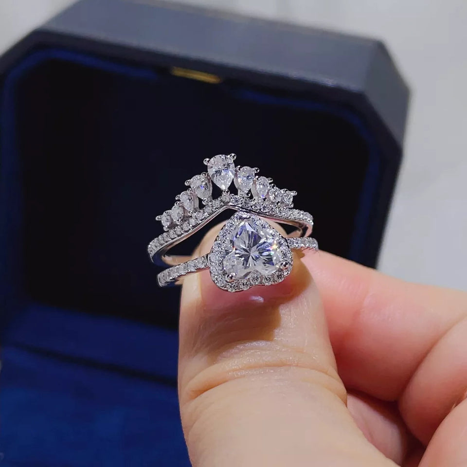2 carat moissanite ring set in 925 sterling silver with brilliant sparkling gemstones.