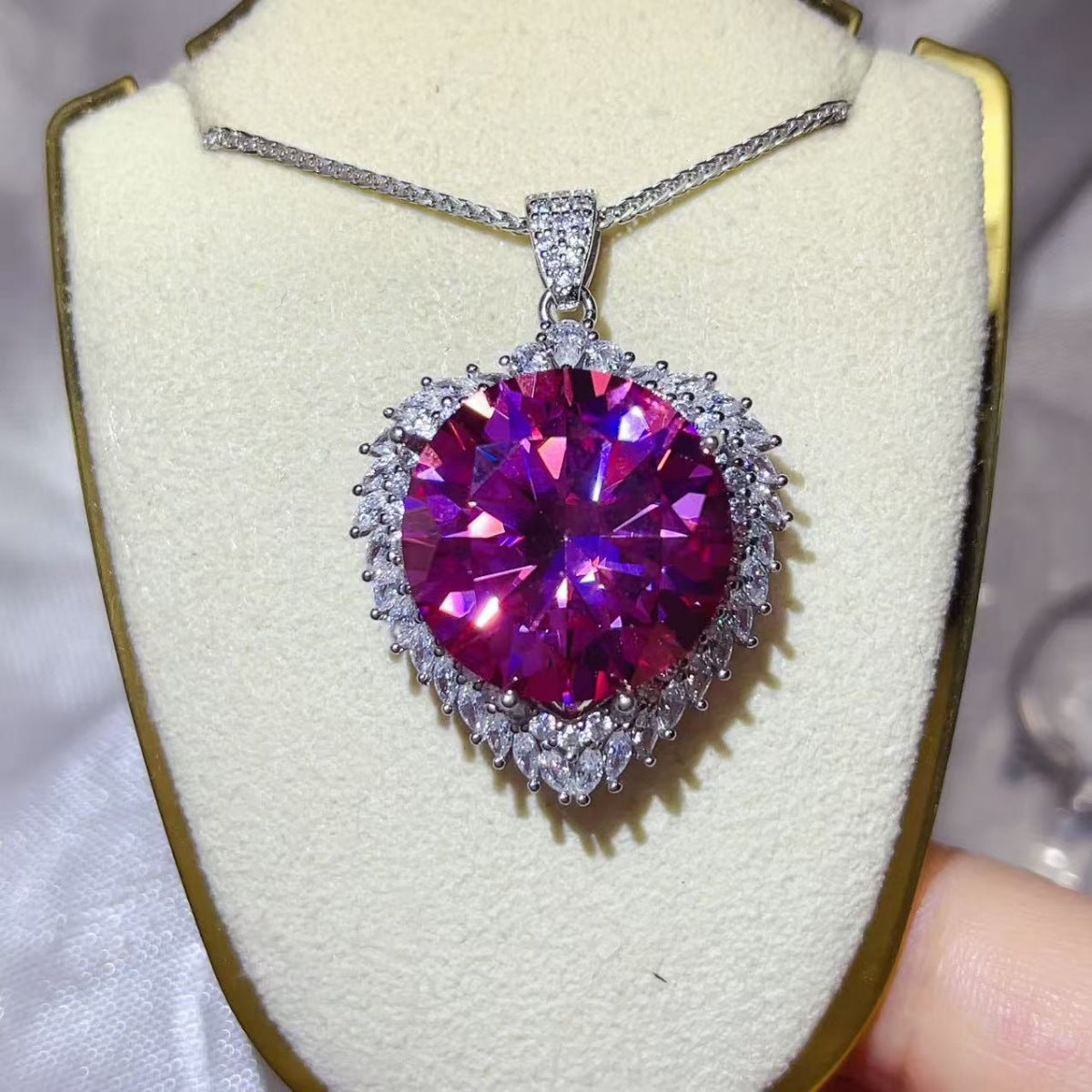 20 Carat Moissanite 925 Sterling Silver Pendant Necklace - Silver